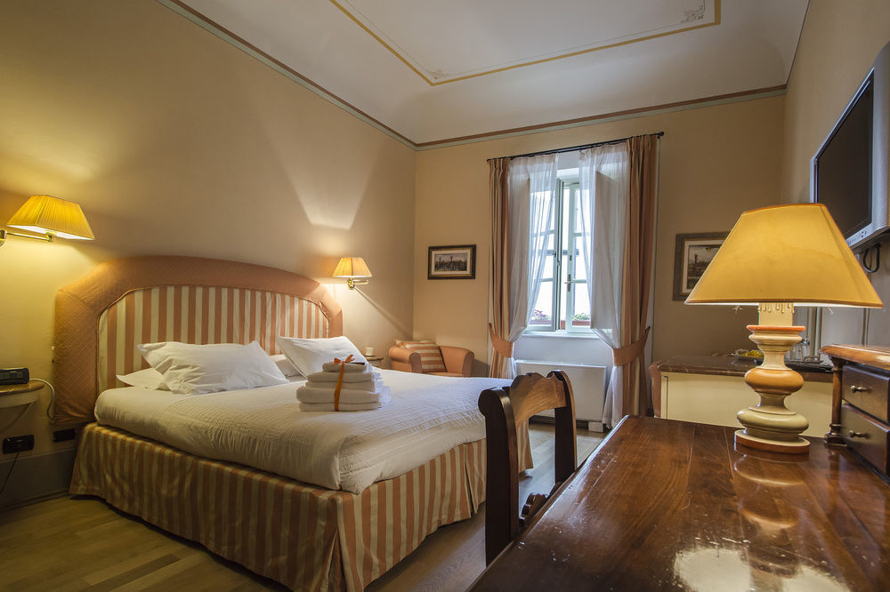 A Palazzo Busdraghi Residenza D'Epoca Bed & Breakfast Lucca Exterior foto