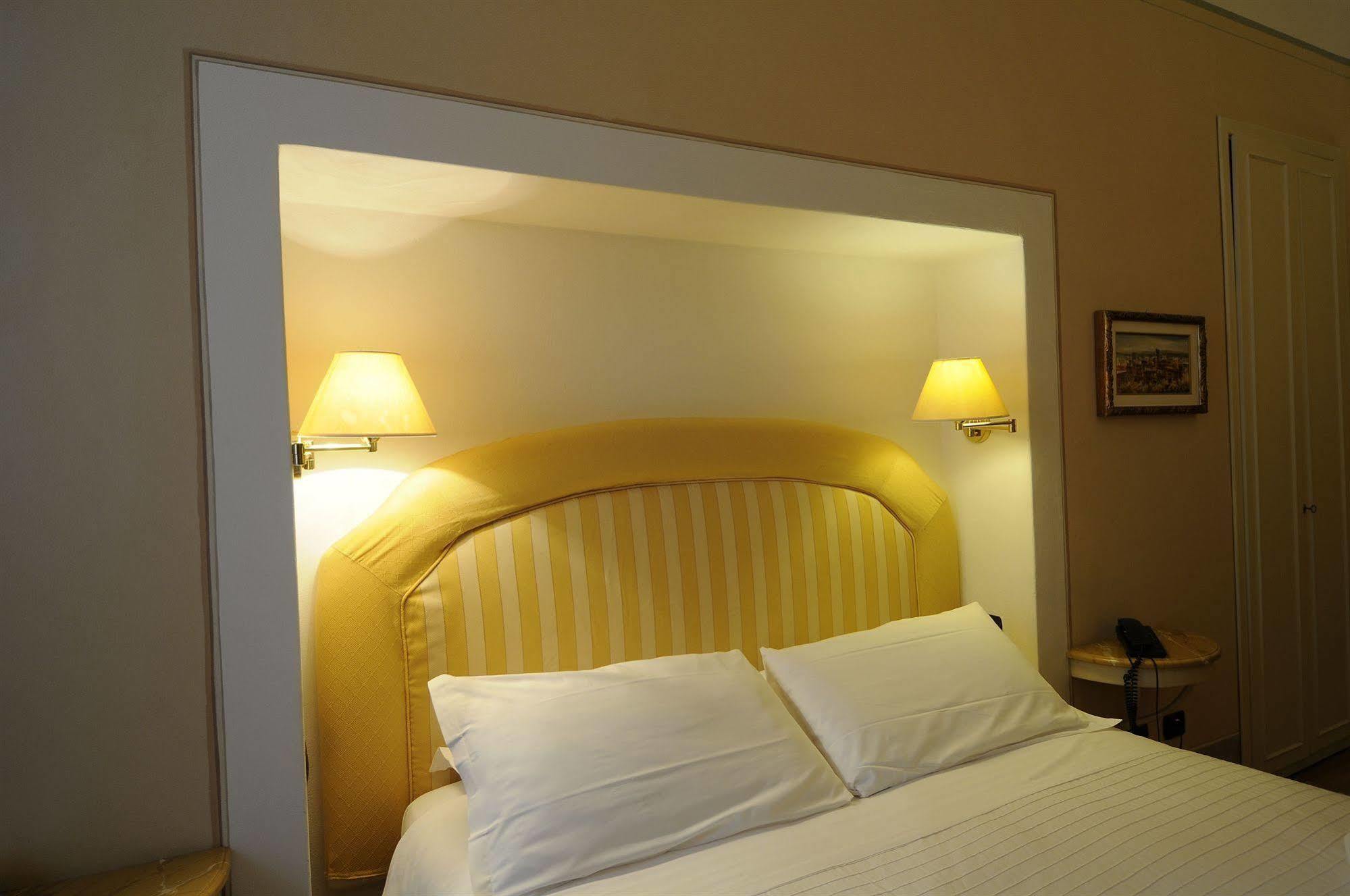 A Palazzo Busdraghi Residenza D'Epoca Bed & Breakfast Lucca Exterior foto