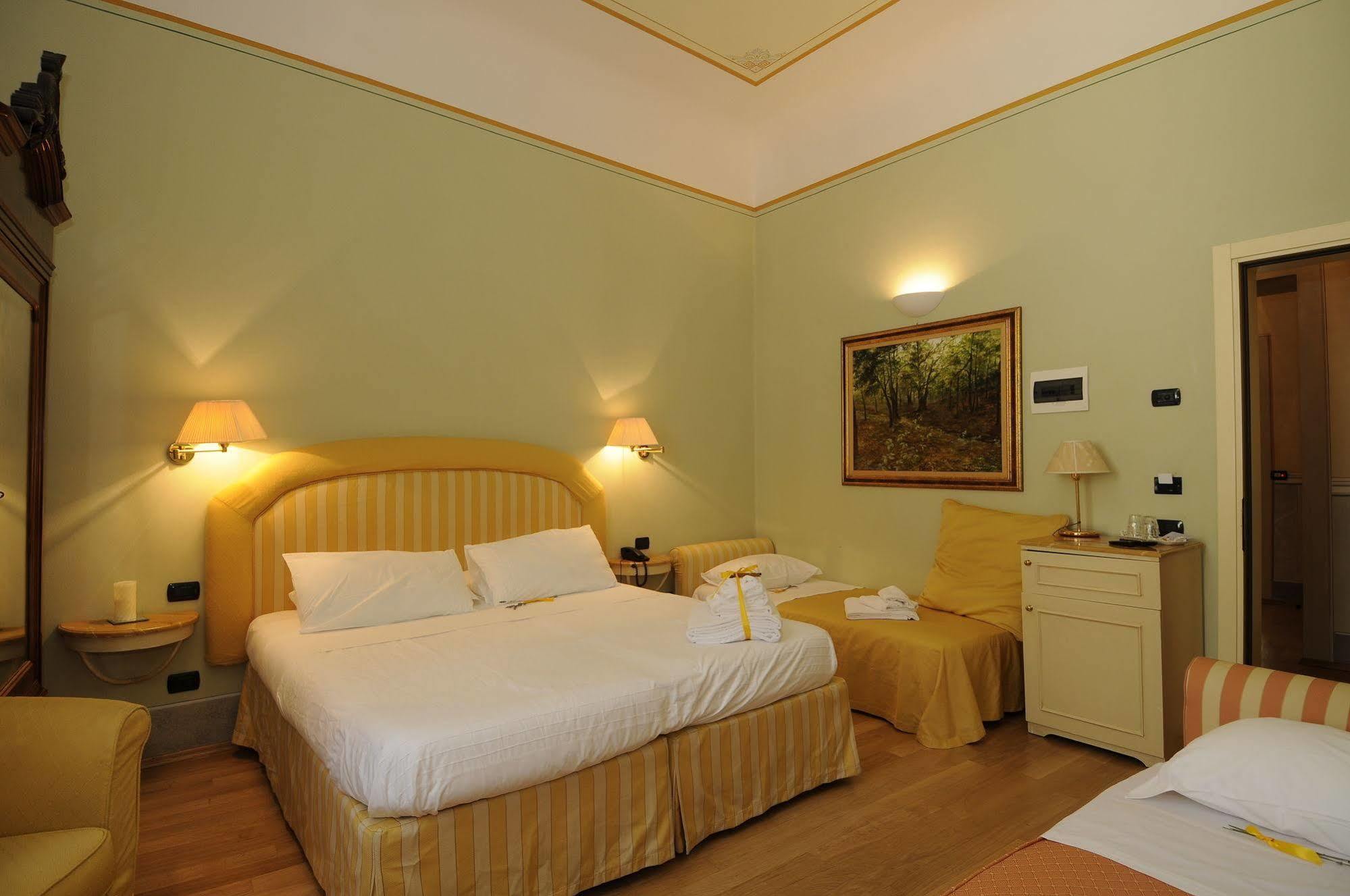 A Palazzo Busdraghi Residenza D'Epoca Bed & Breakfast Lucca Exterior foto